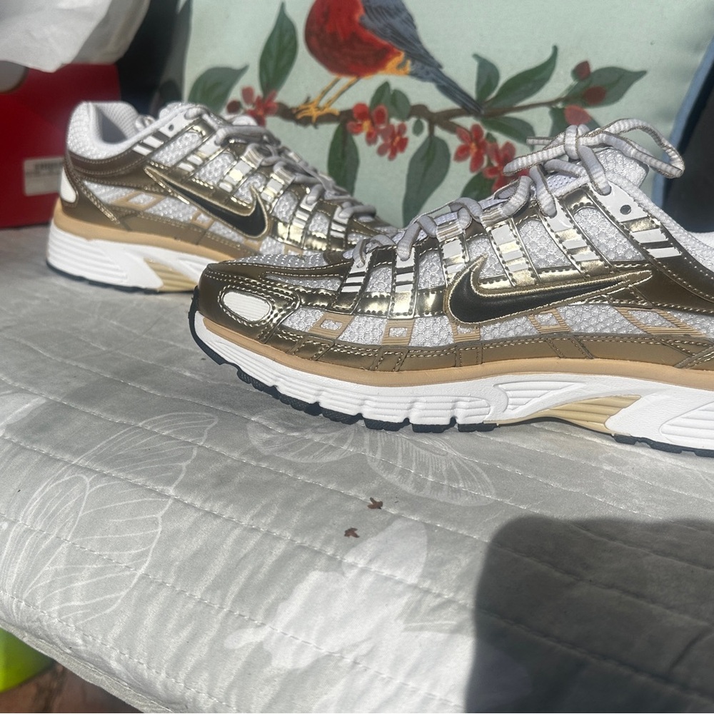 Nike P-6000 GLD Women's Sneakers in Black and White - Picture 4 of 7